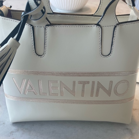VALENTINO CREAM HANDBAG! Tassel!! Handles or crossbody strap! New - Picture 3 of 10